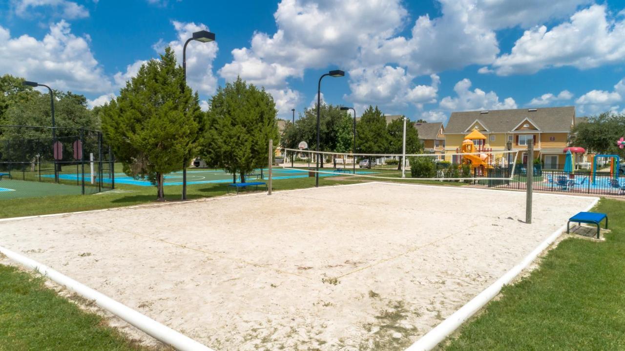 Upgraded 4bd Near Location Family Friendly Kissimmee